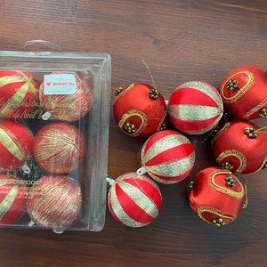 Vintage Alderbrook Unbreakable Christmas Red and Gold Ball Ornaments (13)